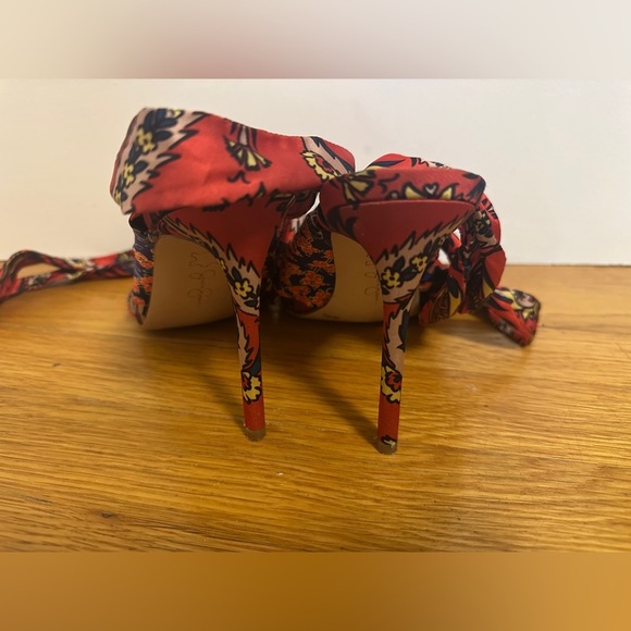 Jessica Simpson Satin Ankle Wrap Heels Size 8, 4" Heel - Picture 6 of 9